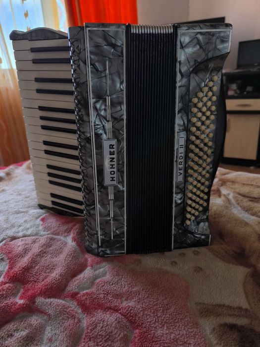Vând acordeon hohner Verdi 2