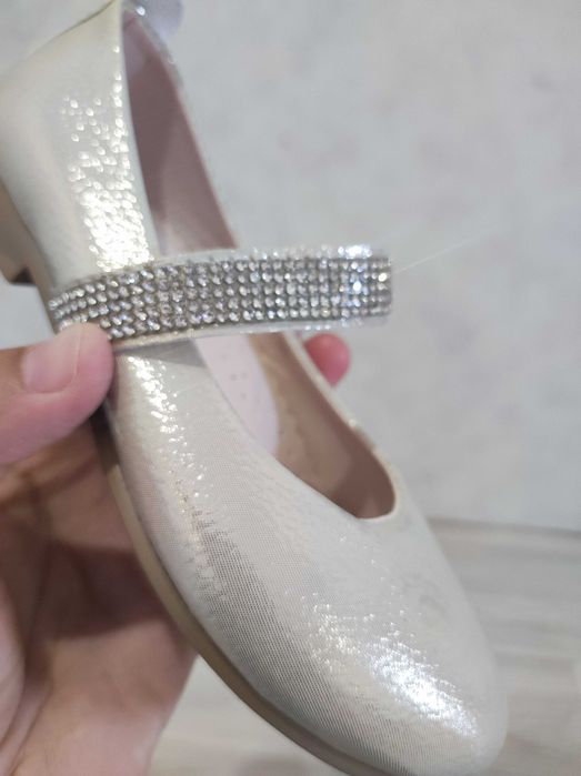 Перламутровые туфли для девочек