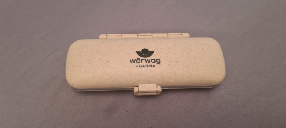 Продам новую таблетницу на 7 отделений