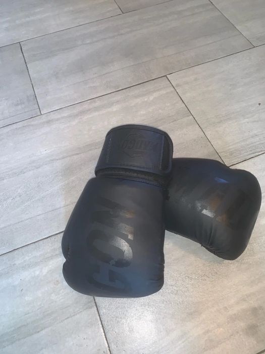 Manusi de box 14 oz utilizat doar odata