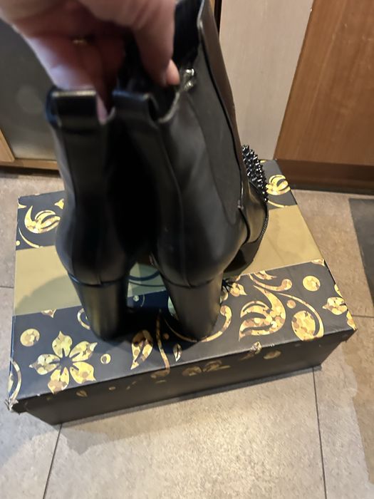 Дамски боти нови..