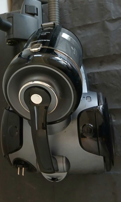 Прахосмукачка GRUNDIG