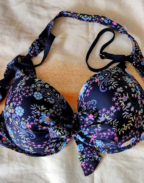 Costume de plaja de femei