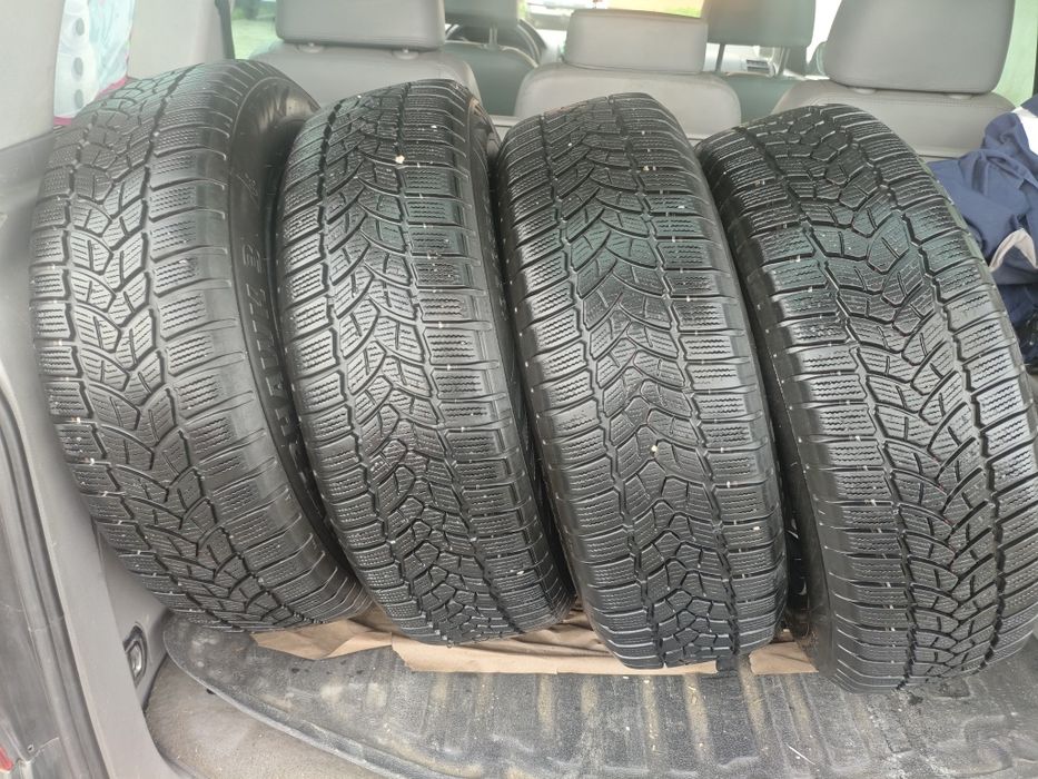 Продава се комплект зимни гуми с джанти – 195/65 R15 • 6Jx15 H2 • ET47