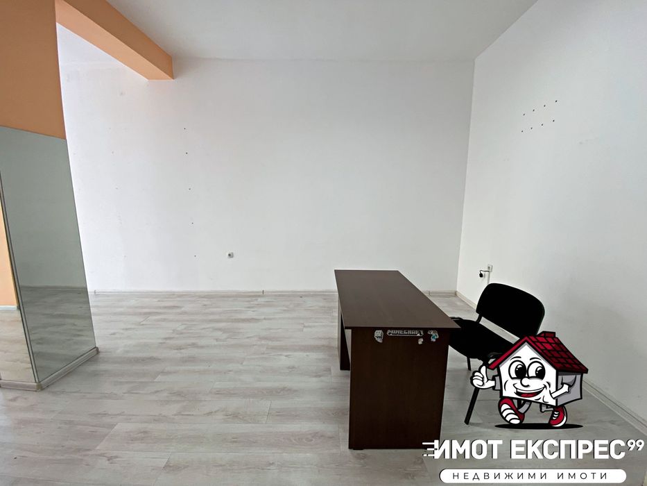 Магазини със складове и санитарен възел, Супер Център, партерни