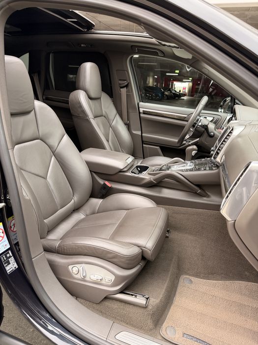 Porsche Cayenne 3.0 Diesel Faruri led/Jante21/Pachet GTS/Panoramic