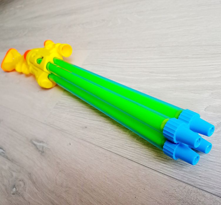 2пистолета водяных 4-х ствольные