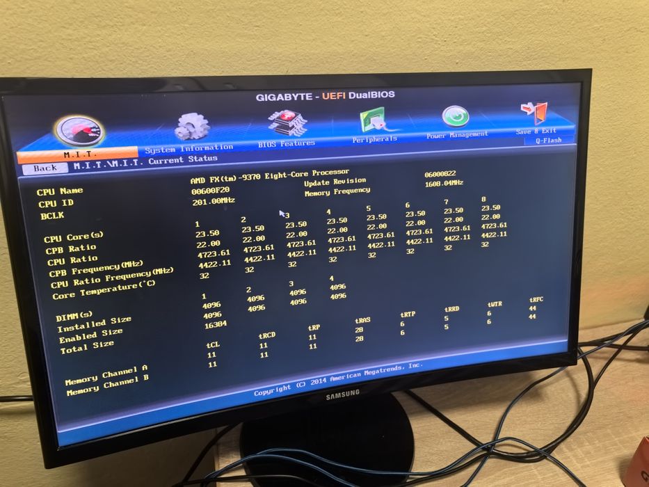 Kit AMD FX 9370 4.4 mh placa baza și rami 16g și ssd m2 256 placa vide