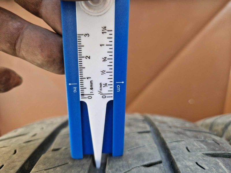 2 Michelin R16C 225/65
летни бусови гуми
DOT0618