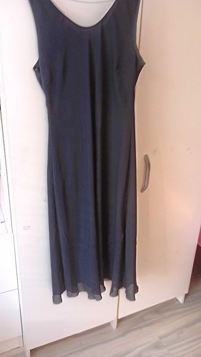 Лятна черна рокля