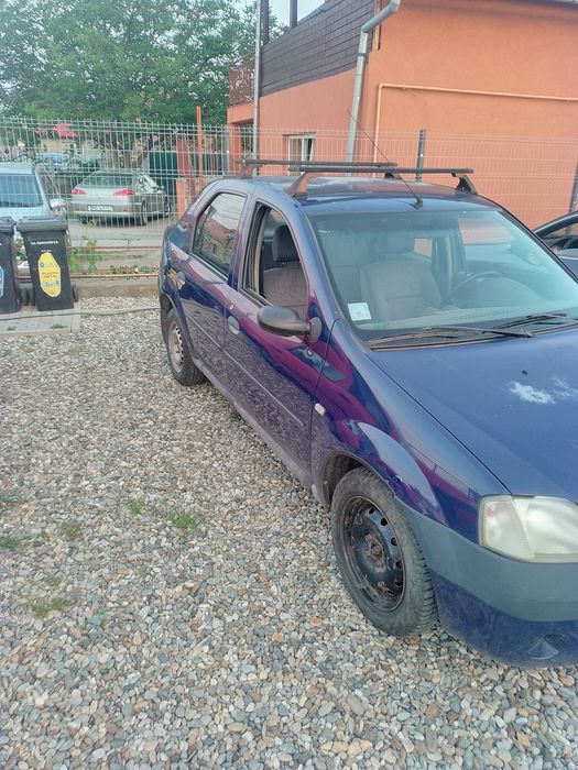 Vând Dacia Logan