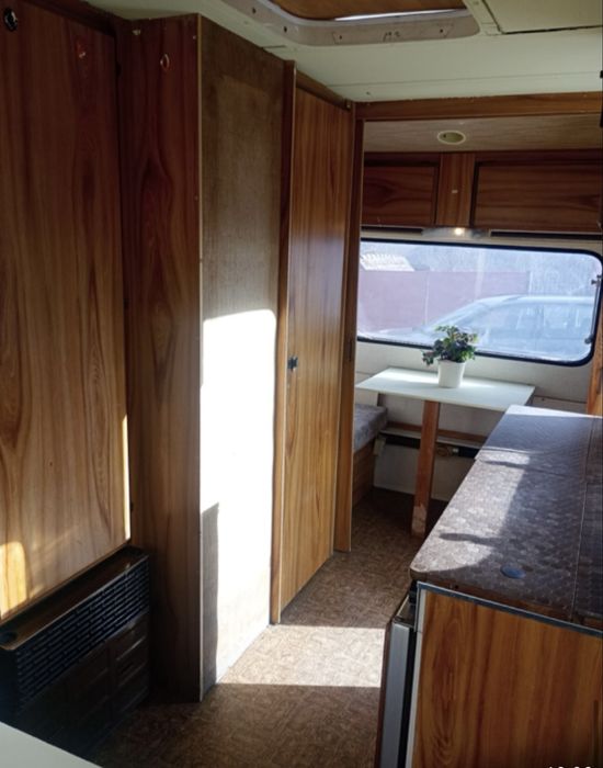 Vând rulotă cu acte