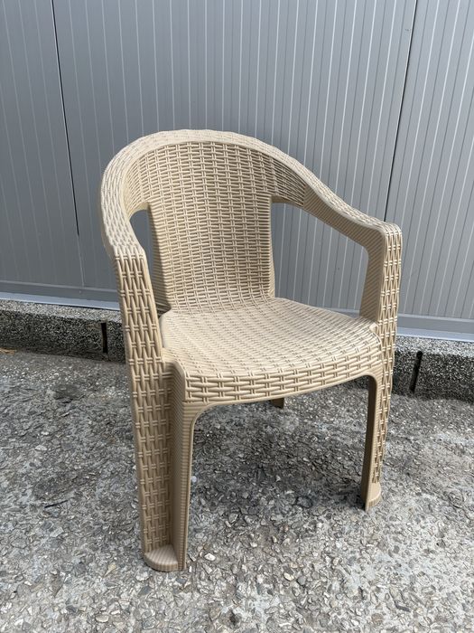 Пластмасови столове маси градински