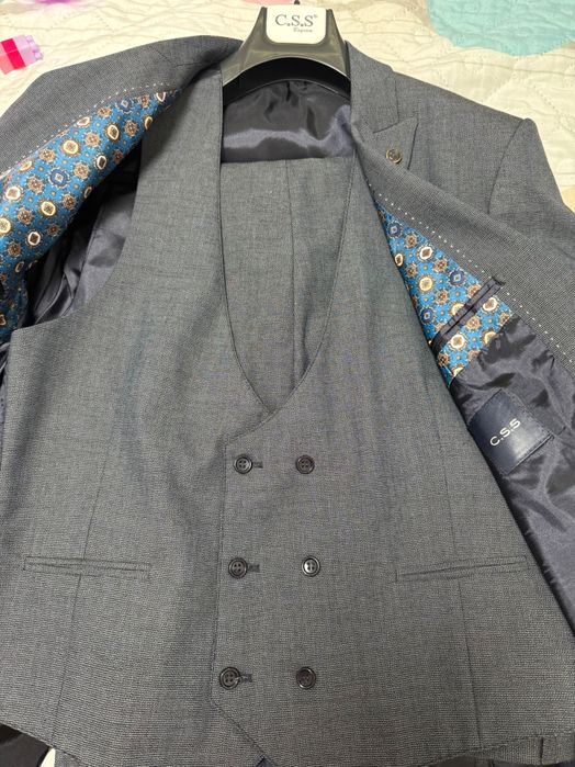 Мъжки втален костюм 3части/сако, елек и панталон.