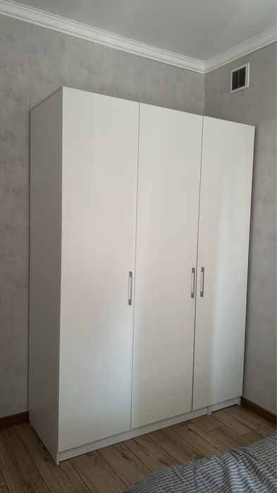 Срочно продам комплект уголок