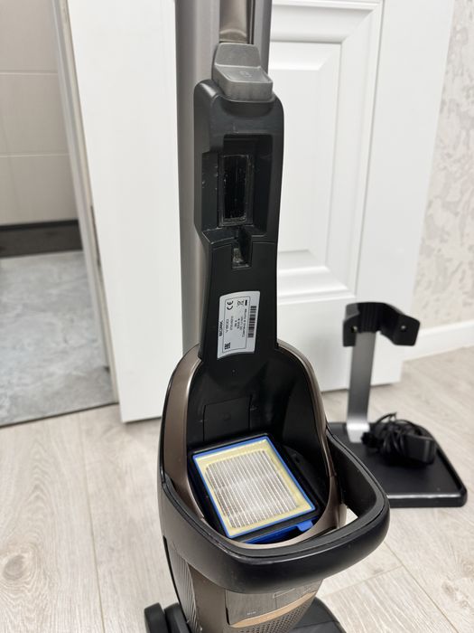 Вертикальный пылесос bork