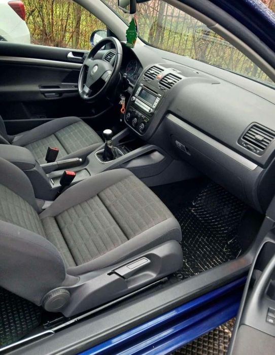 Vând VW Golf 5 !! 1.4 Mpi !!