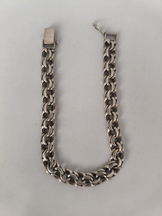 Продам серебряный браслет бисмарк