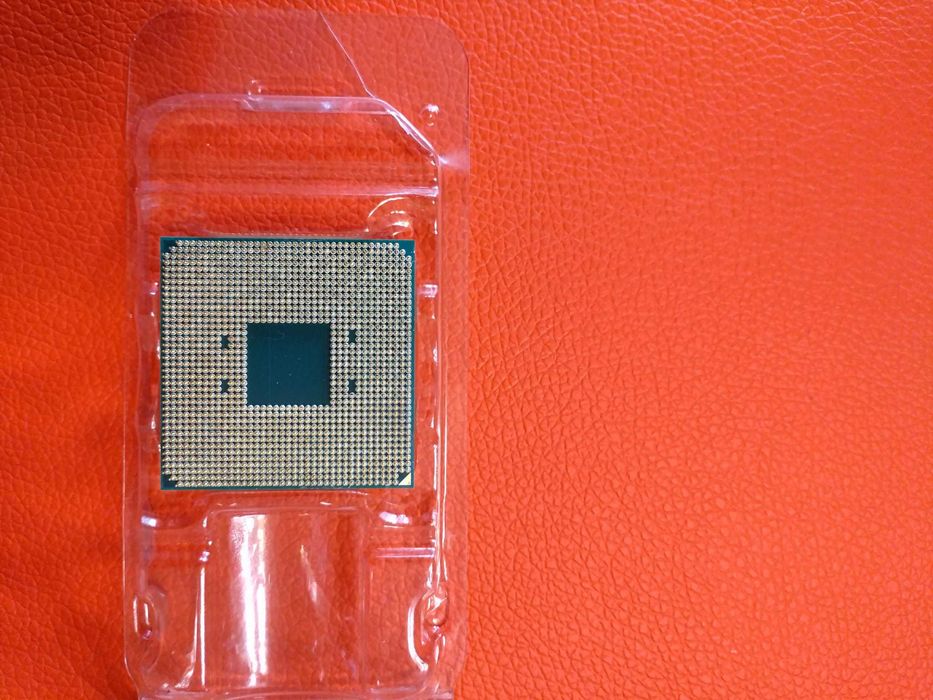 AMD Ryzen 5 3600 + Wraith Spire Cooler inclus/ Achiziționat nou în 2026 / Testat OCCT / Temperaturi foarte bune / AM4