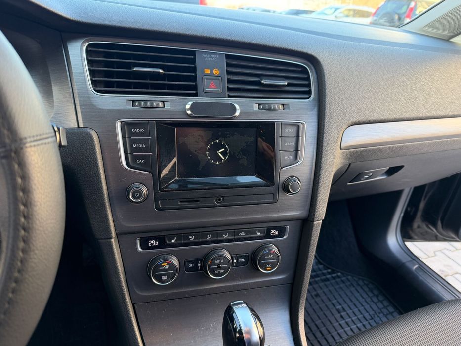 Продавам  VW golf 7