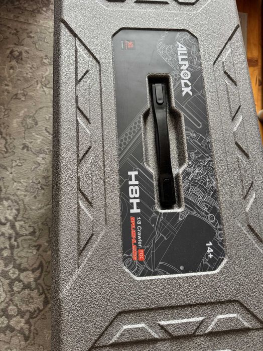 Продавам RC ALLROCK Defender H8H Crawler 1/8