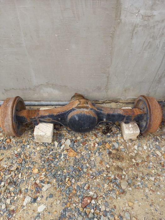 Газ 53 Задний мост передний балкы