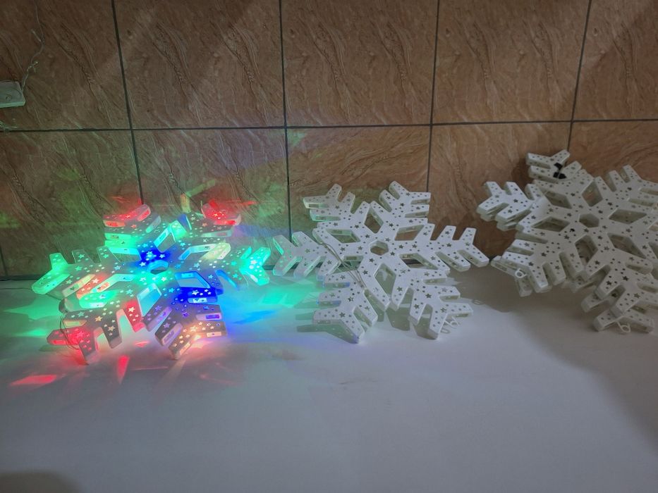 Продаётся новогодняя ёлка с игрушками