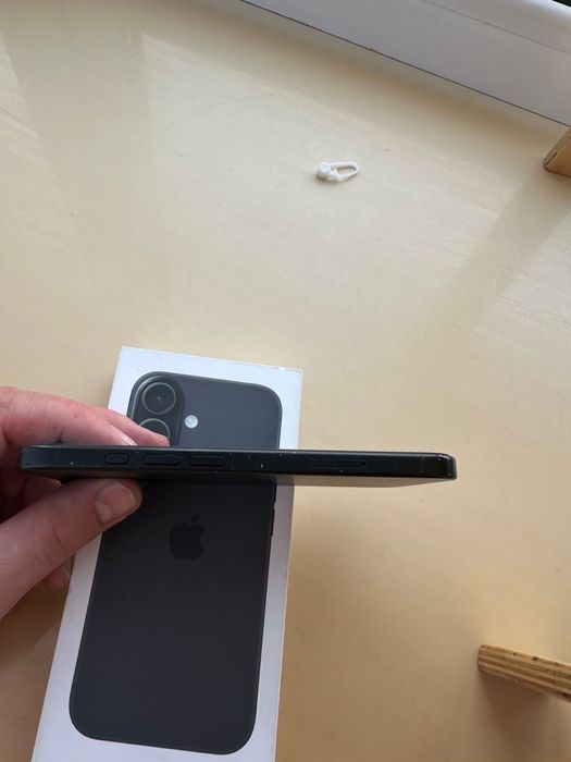 Айфон 16 акб 92 без торга