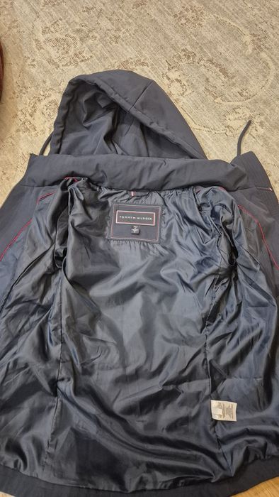 Geaca dama Tommy Hilfiger- noua!