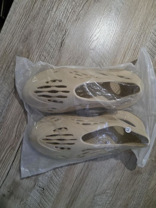 Yeezy foam runner