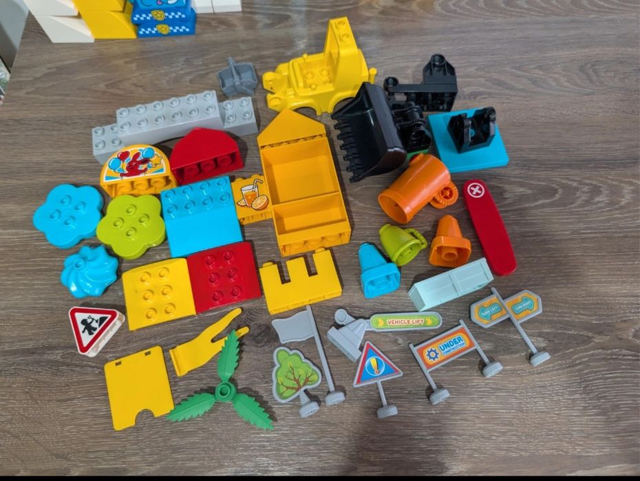 Vând set cuburi lego