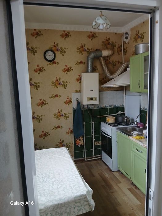 Срочно продаётся 2-х ком.квартира с огородом и летним бассейном