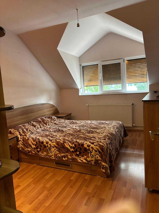 casa de vanzare in Oradea - cartierul Iosia (are inclus si spatiu comercial 30 mp)