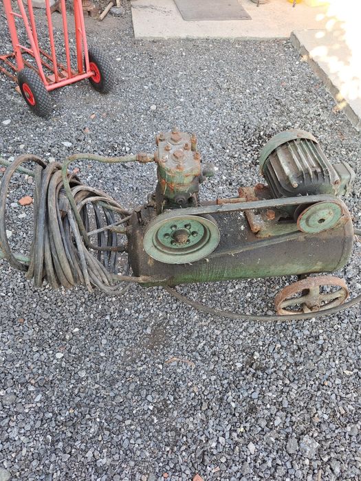 Компресор трифазен