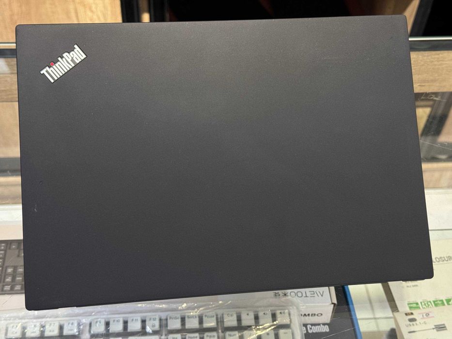 Lenovo ThinkPad T14 intel Core i5-1145G7 озу8гб 128ssd