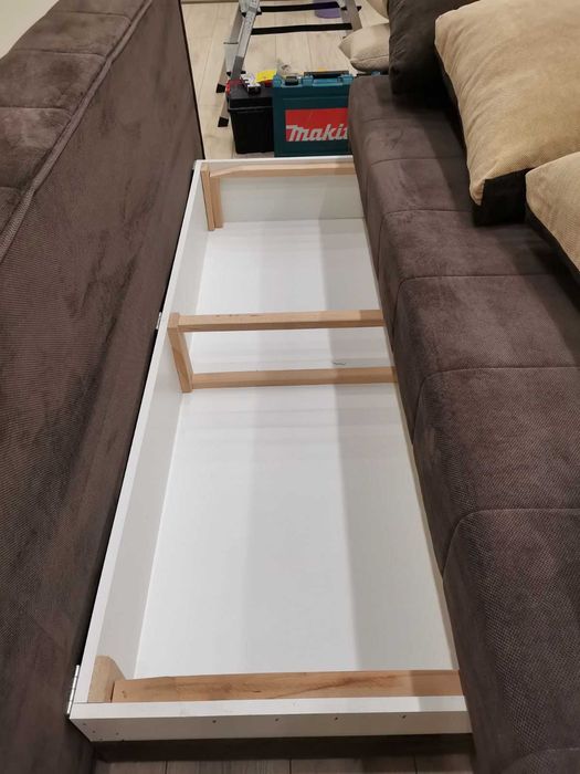 Разтегателен диван