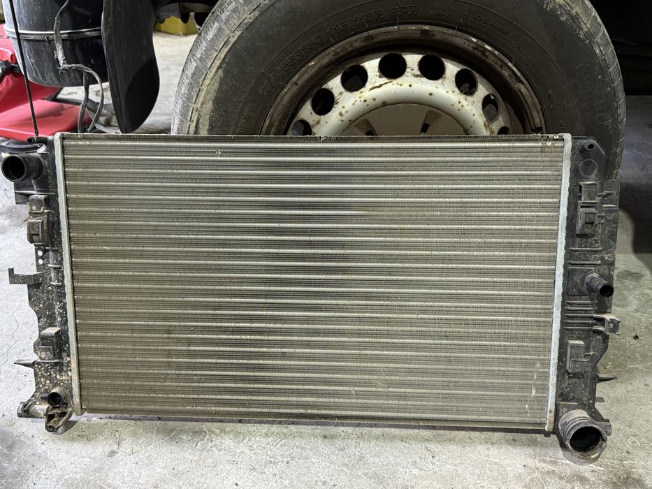 Фолксваген Крафтер Vw Crafter 2.5 TDI воден радиатор