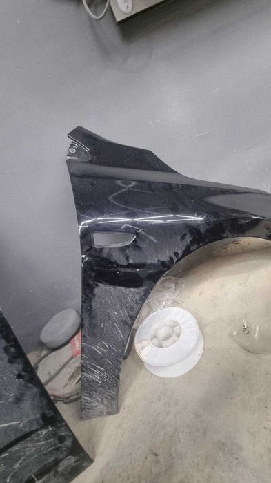 Onix o'ng tomon old eshik va krilo