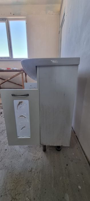 Раковина с тумбой
