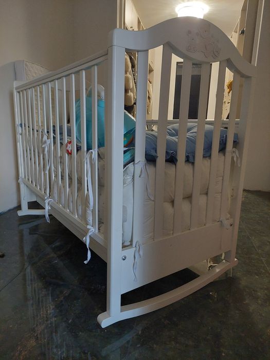 Patut bebe balansoar din lemn masiv