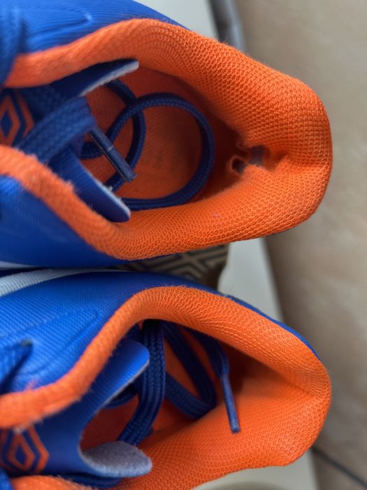 Детски стоножки за футбол umbro, номер 30