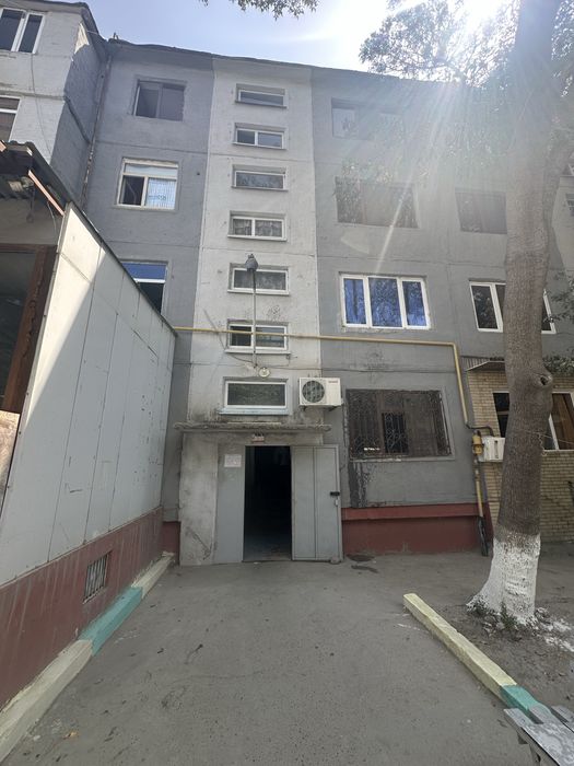 Maftuna barni orqasida joylashgan 2 etajda 2 xonali kvartira sotiladi