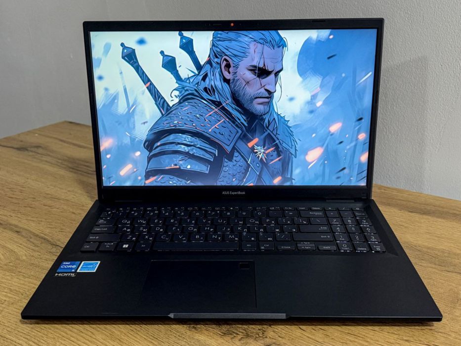 Asus ExpertBook kuchli noutbook 12-AVLOD