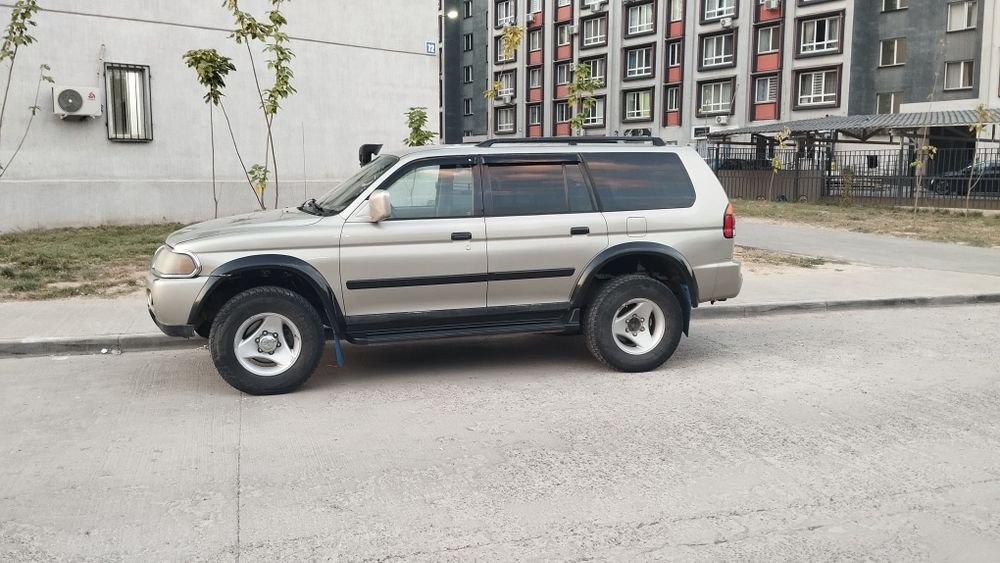 Mitsubishi Montero sport
