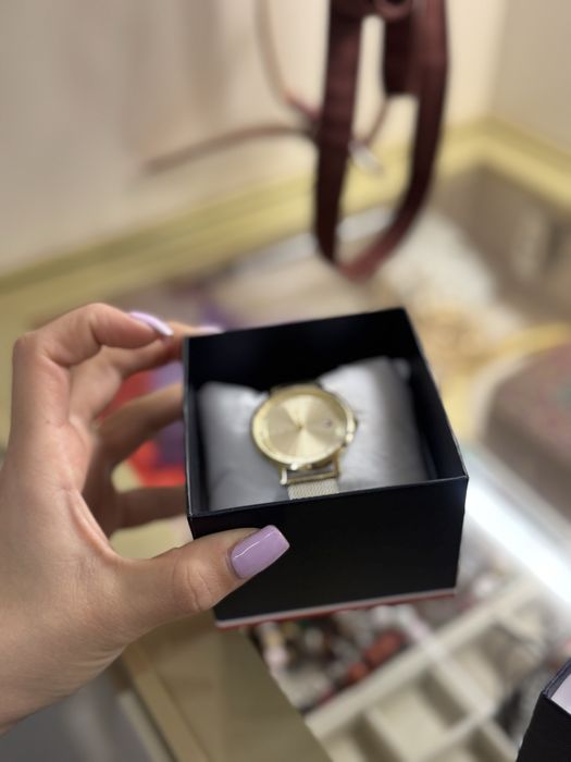 Продам часы Tommy Hilfiger