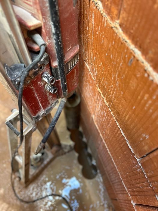 Диамантено пробиване на отвори