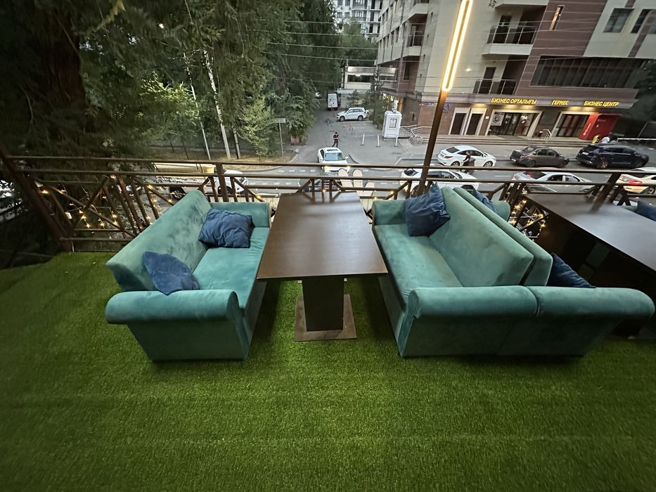 Диванчики и столы для общепита