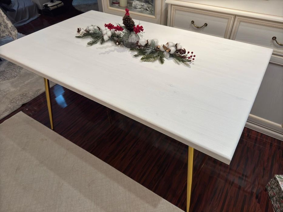 Стол деревянный обеденный продается