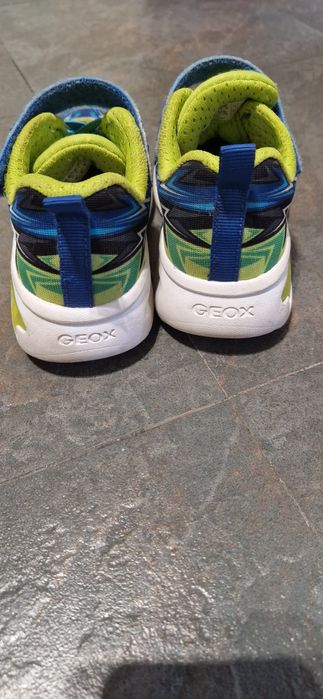 Светещи маратонки Geox