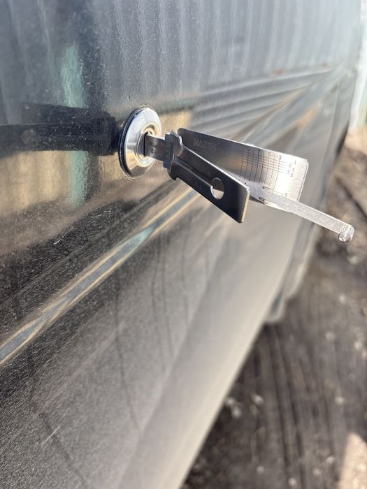 Вскрытие авто. Открыть машину